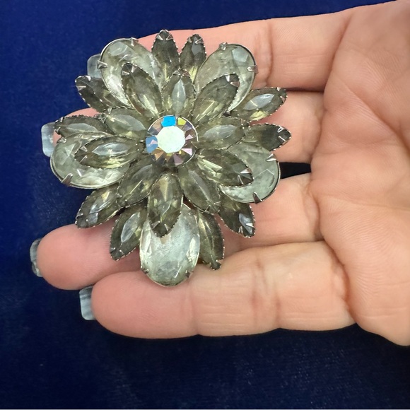 Vintage Large Cluster Clear AB Crystal Rhinestone Brooch Flower Silver Setting - Picture 4 of 9